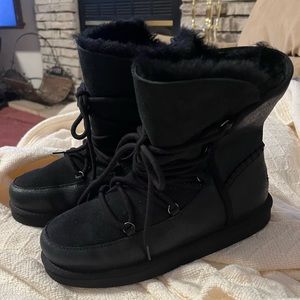 UGG black fur boots great condition!